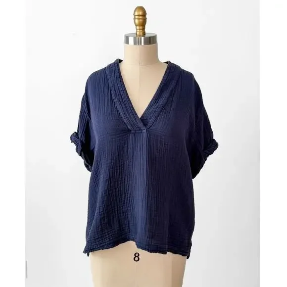 Xirena Avery Cotton Top in North Star Navy Blue Gauze Muslin - Picture 2 of 11